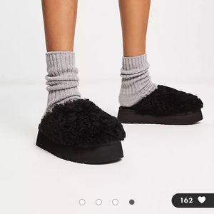 Black Ugg Platform slides. Size 7